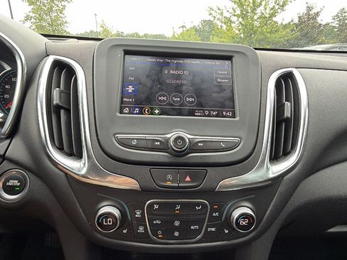 Used 2024 Chevrolet Equinox LT AWD/4WD image 32