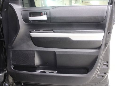 Used 2020 Toyota Tundra SR5 w/ SR5 Upgrade Package image 24