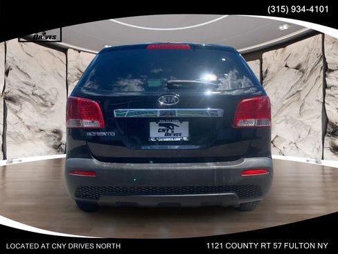 Used 2013 Kia Sorento LX AWD/4WD image 4