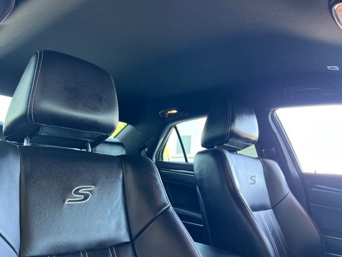 Used 2019 Chrysler 300 S RWD image 13