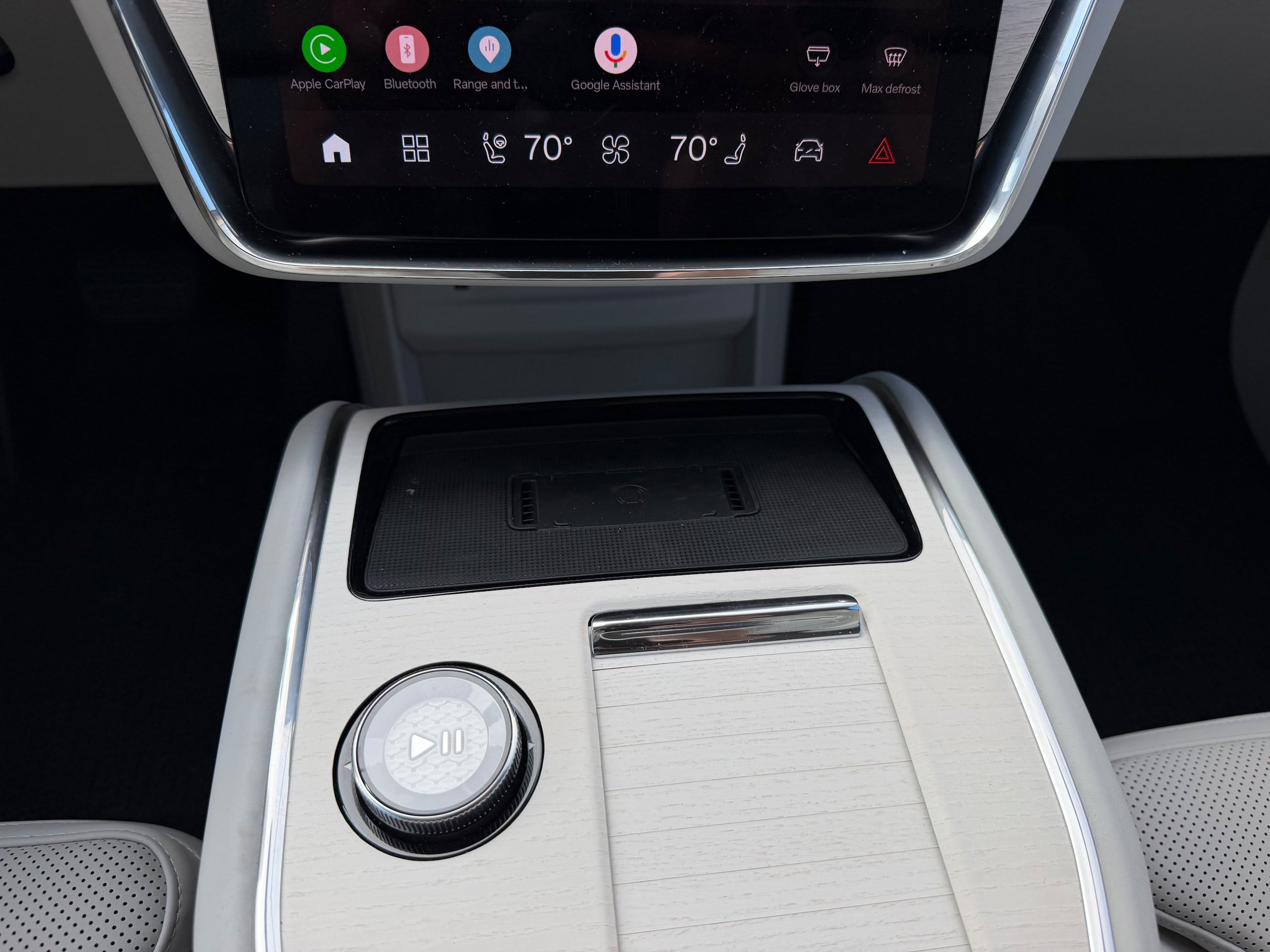 Certified 2025 Volvo EX90 Plus AWD/4WD image 16