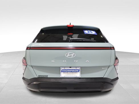 Used 2025 Hyundai Kona SEL image 3
