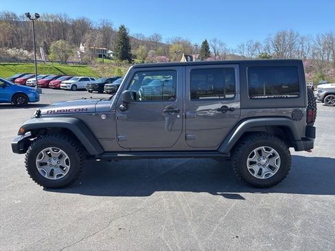 Used 2016 Jeep Wrangler Unlimited Rubicon image 2