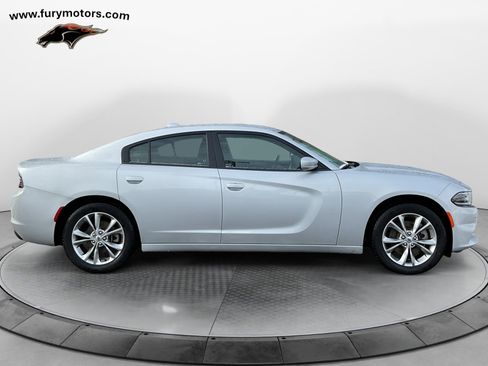 Used 2021 Dodge Charger SXT w/ Driver Convenience Group image 2