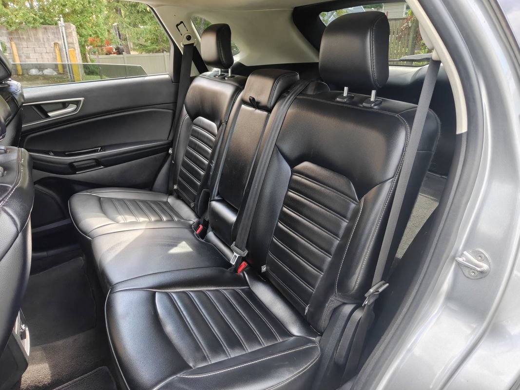 Used 2020 Ford Edge SEL FWD image 13