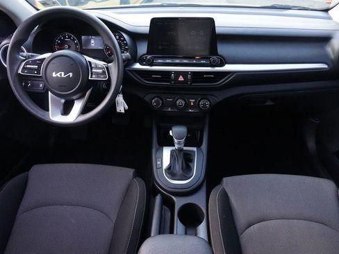 Used 2024 Kia Forte LXS w/ LXS Technology Package FWD image 32