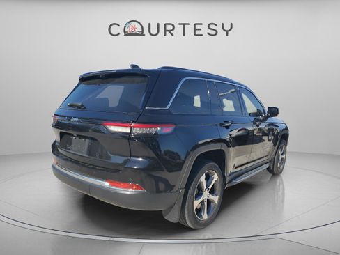 Certified 2023 Jeep Grand Cherokee 4WD 4xe w/ Luxury Tech Group II image 3