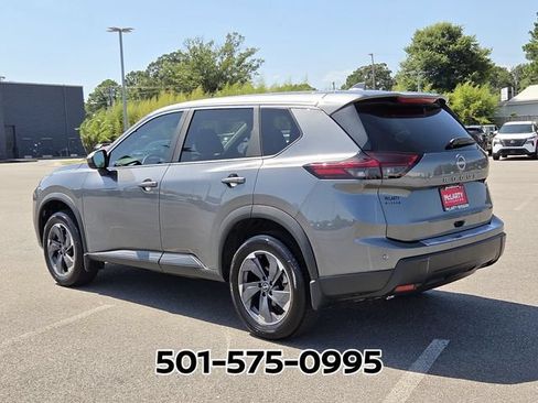 Used 2026 Nissan Rogue SV FWD image 3
