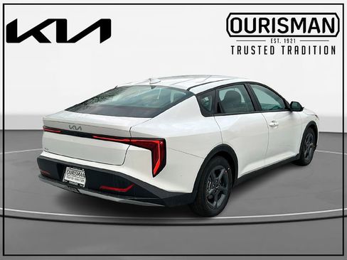 New 2025 Kia K4 LXS image 4