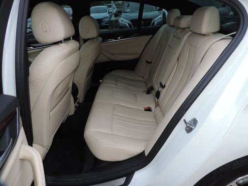 Used 2018 BMW 530i w/ Premium Package image 19