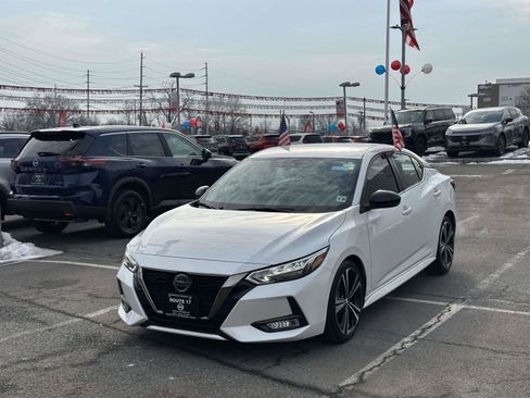 Used 2021 Nissan Sentra SR image 2