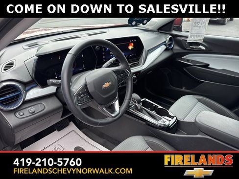 Certified 2024 Chevrolet Trax LT w/ Driver Confidence Package image 3