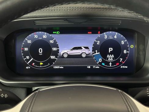 Used 2023 Land Rover Discovery Metropolitan Edition image 12