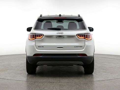 Used 2025 Jeep Compass Limited image 7