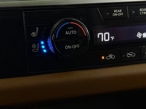 Used 2023 Nissan Pathfinder Platinum w/ Cargo Package FWD image 19