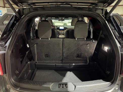 Used 2020 Ford Explorer XLT RWD image 19