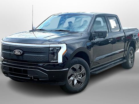 Used 2024 Ford F150 Lightning Flash image 13