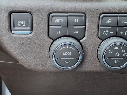 Used 2026 Chevrolet Silverado 1500 LTZ AWD/4WD image 14