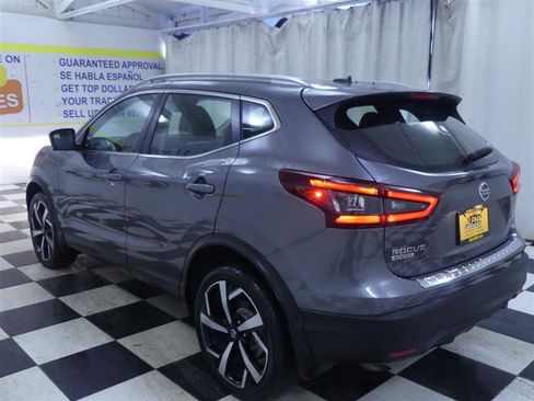 Used 2022 Nissan Rogue Sport SL image 3