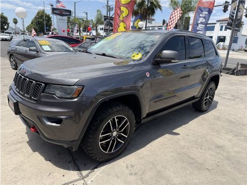 Used 2018 Jeep Grand Cherokee Trailhawk w/ Trailhawk Luxury Group AWD/4WD image 9