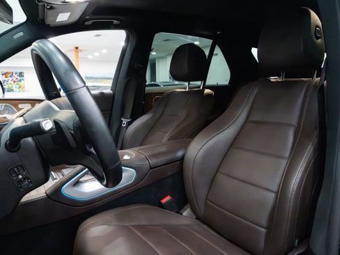 Used 2021 Mercedes-Benz GLE 350 4MATIC w/ AMG Line Exterior image 6