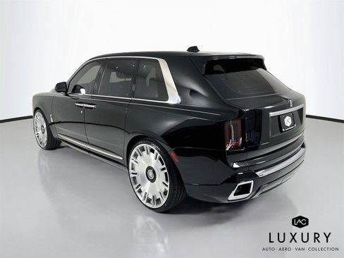 Used 2025 Rolls-Royce Cullinan AWD/4WD image 7