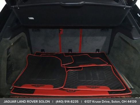 Used 2022 Bentley Bentayga image 35