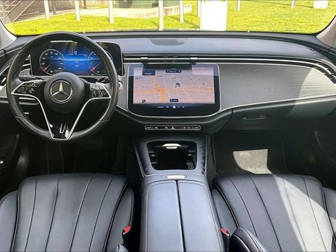 Used 2025 Mercedes-Benz E 350 Sedan image 21