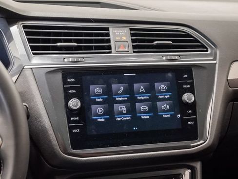 Used 2023 Volkswagen Tiguan SE FWD image 18