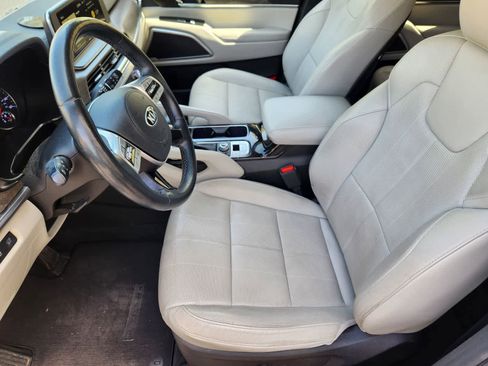 Used 2020 Kia Telluride EX w/ EX Premium Package image 11