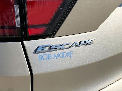 Used 2018 Ford Escape SE image 8