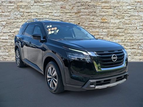 Used 2023 Nissan Pathfinder SL AWD/4WD image 1