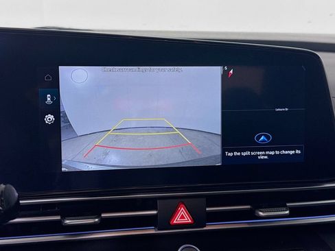 Used 2025 Hyundai Elantra SEL FWD image 17