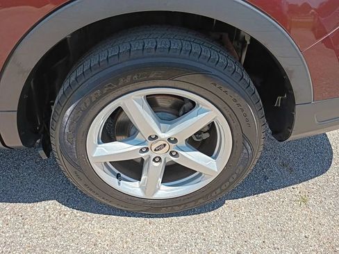 Used 2018 Ford Explorer XLT FWD image 23