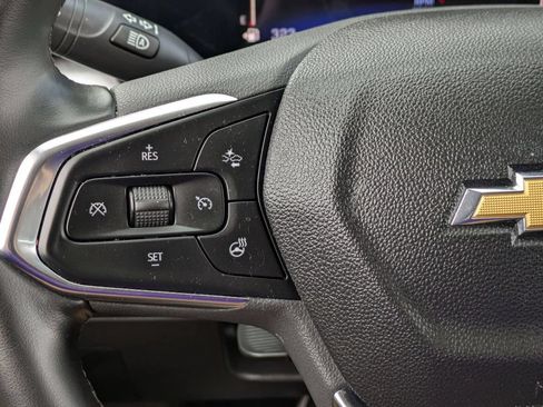 Used 2025 Chevrolet Trax LT w/ LT Convenience Package FWD image 20