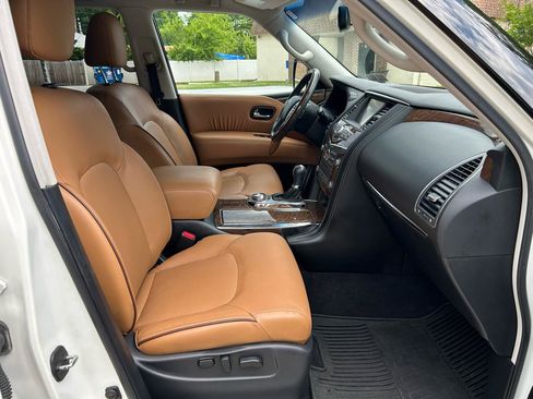 Used 2016 INFINITI QX80 4WD w/ All Season Package image 16