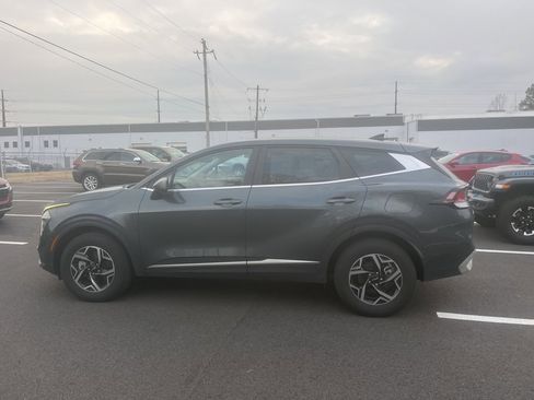 Used 2024 Kia Sportage LX image 8