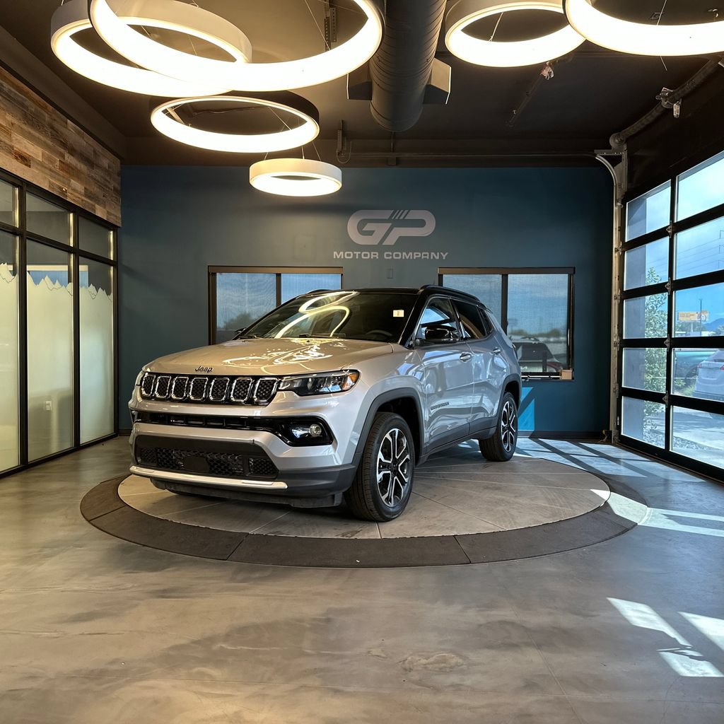 Used 2023 Jeep Compass Limited w/ Sun and Sound Group AWD/4WD image 7
