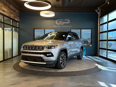 Used 2023 Jeep Compass Limited w/ Sun and Sound Group AWD/4WD image 7