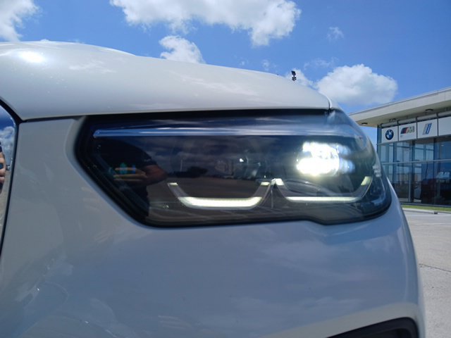Used 2022 BMW X5 sDrive40i w/ Luxury Seating Package RWD image 4