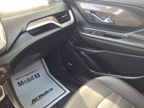Used 2023 GMC Terrain Denali w/ Denali Premium Package AWD/4WD image 23