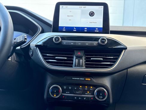 Used 2022 Ford Escape SEL w/ Technology Package image 22