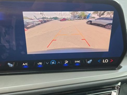 Certified 2026 Chevrolet Traverse LT AWD/4WD image 17