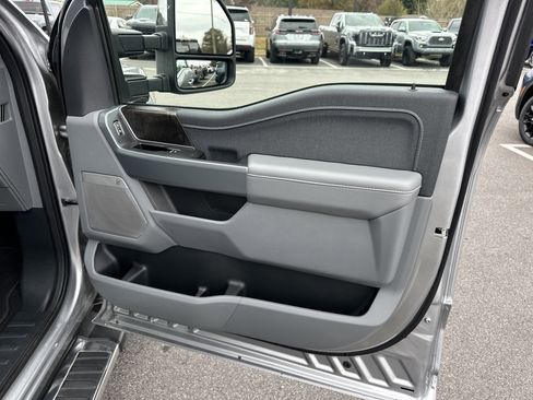 Used 2023 Ford F150 Lariat w/ Max Trailer Tow Package image 15