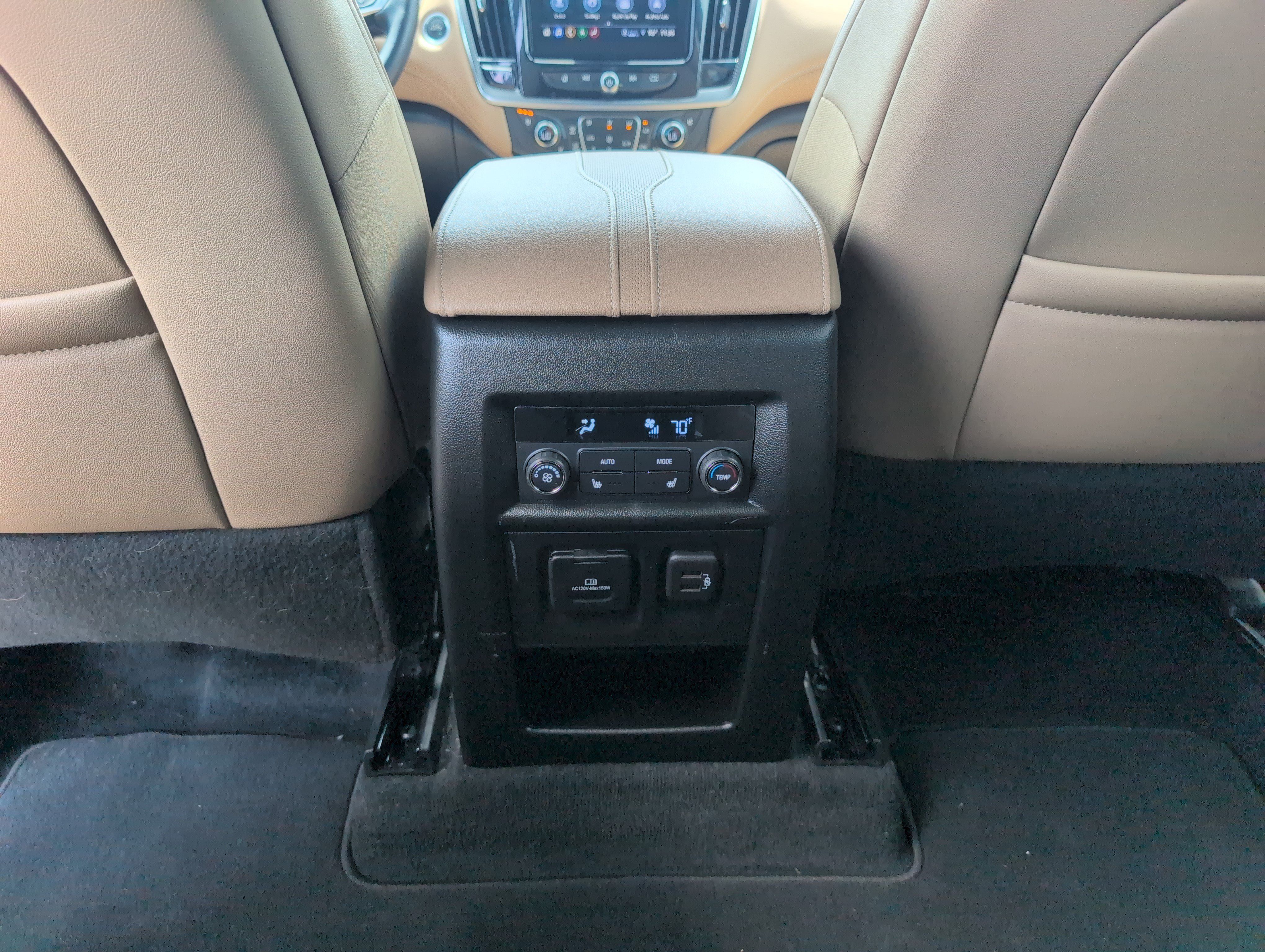 Used 2023 Chevrolet Traverse Premier FWD image 30