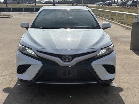 Used 2018 Toyota Camry XSE image 2