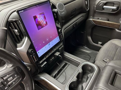 Used 2020 GMC Sierra 1500 Elevation w/ Elevation Value Package AWD/4WD image 17