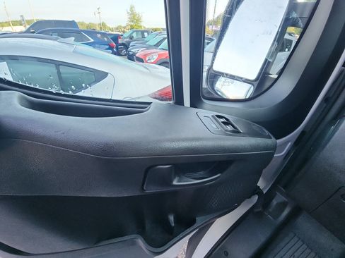 Used 2025 RAM ProMaster 2500 w/ U-Haul Equipment Group FWD image 15