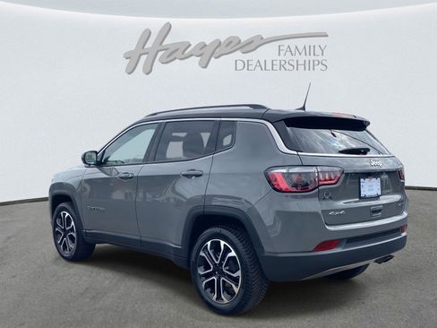 Certified 2022 Jeep Compass Limited image 8