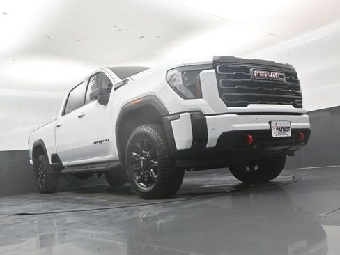 Used 2025 GMC Sierra 2500 AT4 AWD/4WD image 45